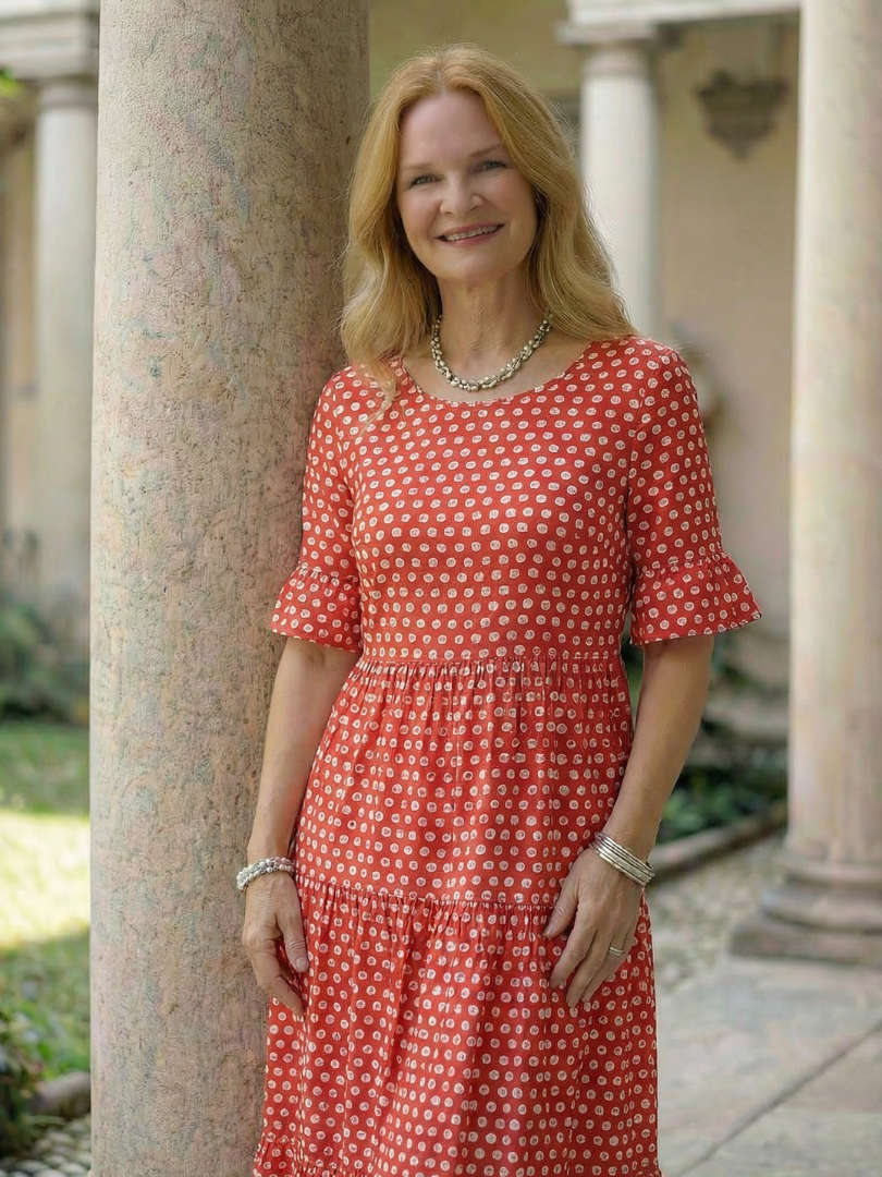 Arlo | Sukienka midi w groszki z falbanami, krótki rękaw