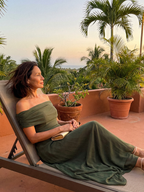 Czerwiec | Sukienka Midi z Odkrytymi Ramionami