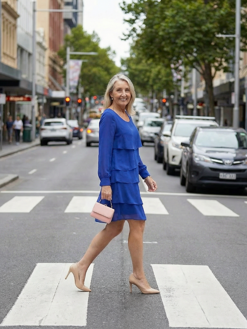 Kirax | Czysta, warstwowa sukienka do kolan