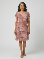 Aria | Sukienka o długości do kolan z miękkim motywem