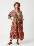 Saffron | Midi sukienka z luźnym krojem i kieszeniami w mieszane wzory