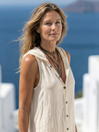 Marune | Bezrękawowa maxi sukienka z guzikiem i kapturem