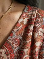 Logan | Midi Sukienka o Zrównoważonym Kroju