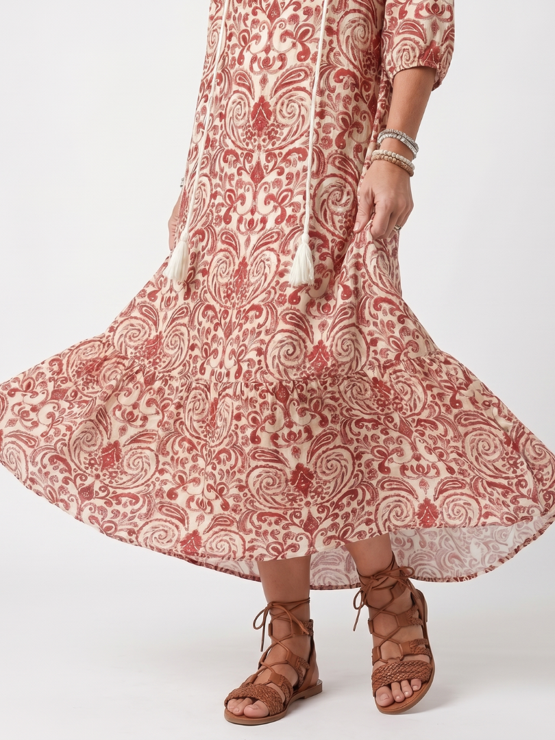 Noelle | Sukienka midi z ozdobnym nadrukiem i frędzlami