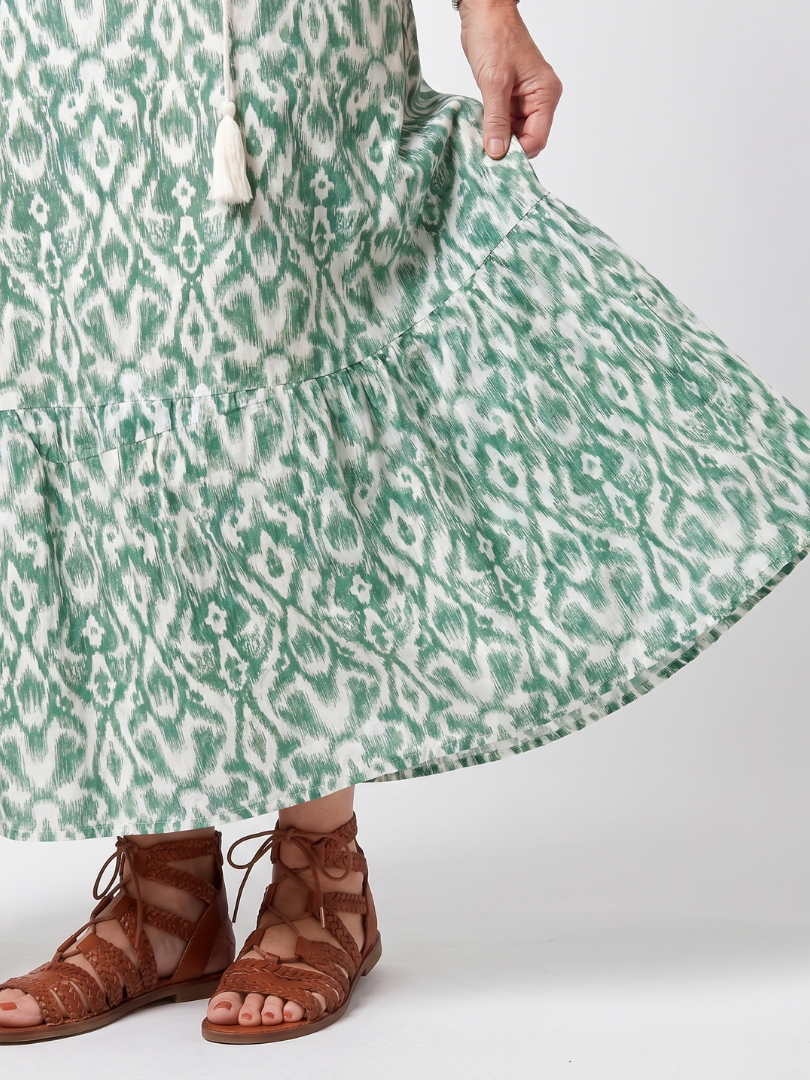 Ilara | Sukienka Midi z Dekoltem w Serek i Frędzlami