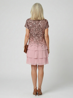 Nina | Sukienka do kolan z warstwowym dołem