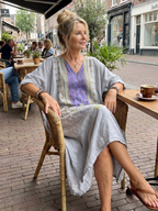 Raina | Sukienka midi z haftowanym panelem kontrastowym i dużymi kieszeniami