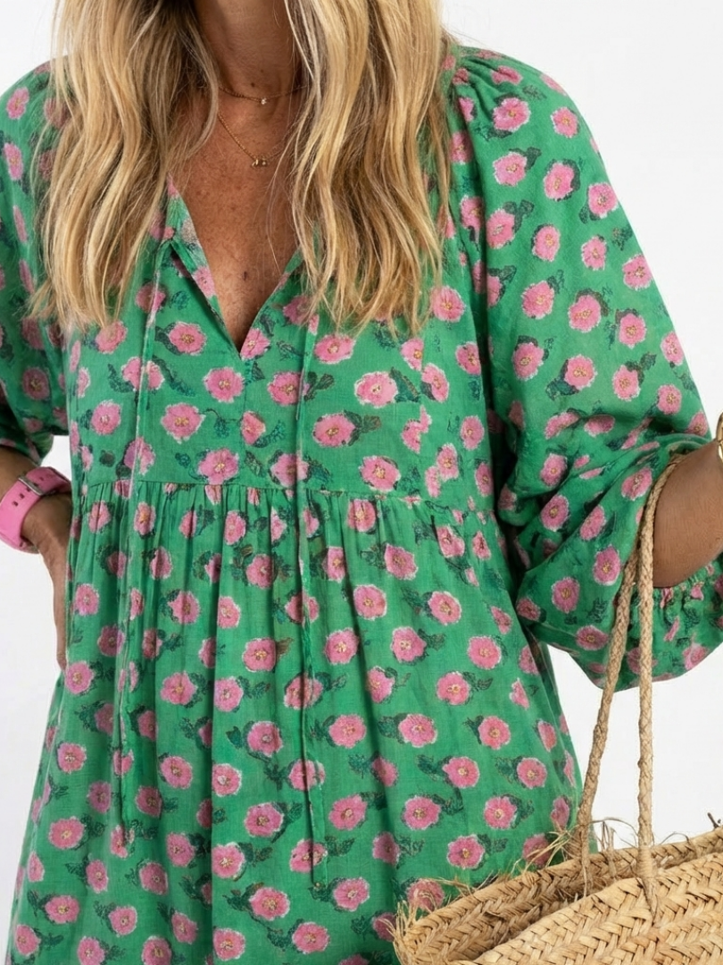 Fiora | Sukienka midi z dekoltem w serek i kwiatowym wzorem