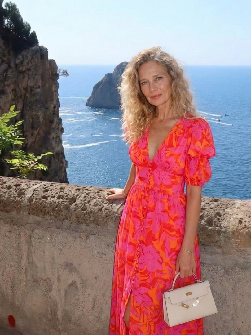 Wierzba | Kwiatowa Sukienka Midi z Dekoltem w Serek i Bufiastymi Rękawami