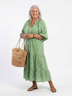 Apolline | Sukienka midi z dekoltem w serek i rękawami 3/4