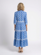 Ysolde | Sukienka midi z trzema ćwiartkami rękawów i wzorem łańcucha