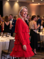 Kirax | Czysta, warstwowa sukienka do kolan