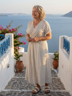 Cressida | Sukienka midi z dekoltem w serek i krótkim rękawem