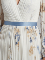 Lavinia | Długa sukienka maxi z dekoltem w serek i kwiatowym wzorem